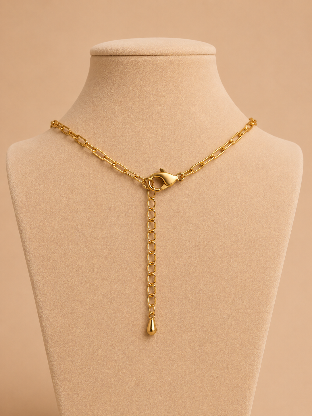 Purple Radiance gold paperclip chain and necklace fastening detail